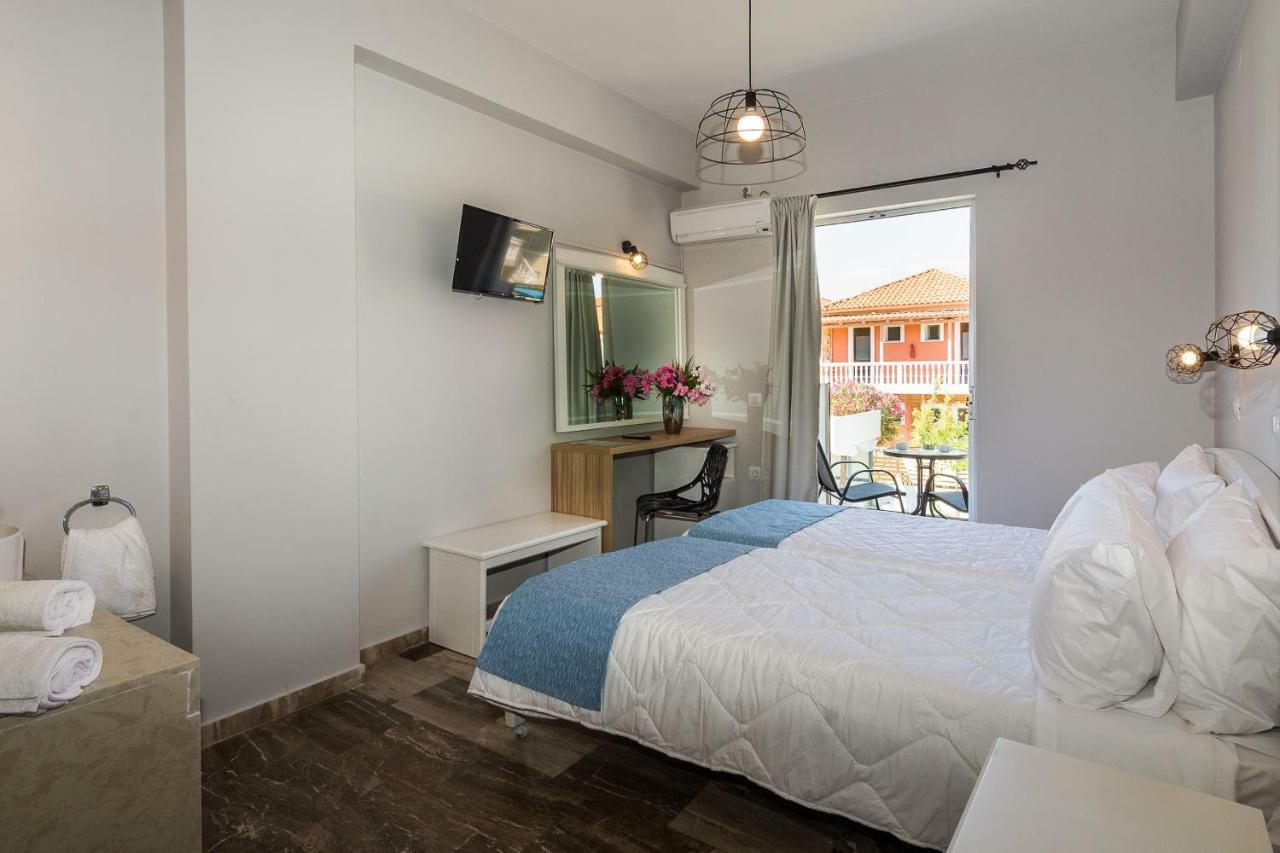 48 By Zante Plaza