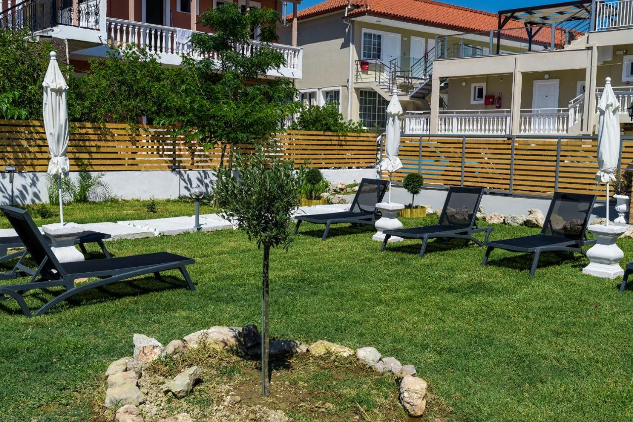 48 By Zante Plaza *